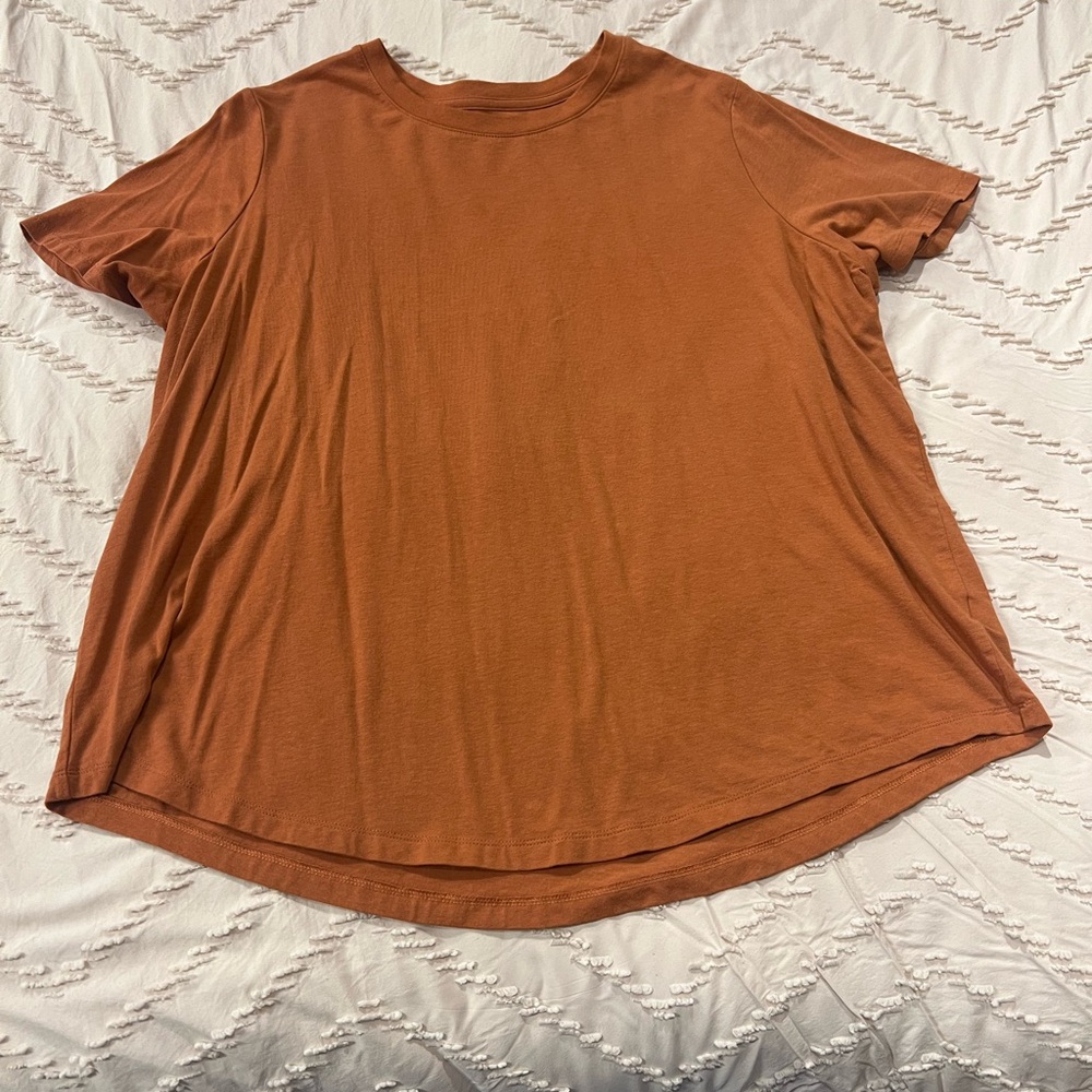 Short sleeve tee